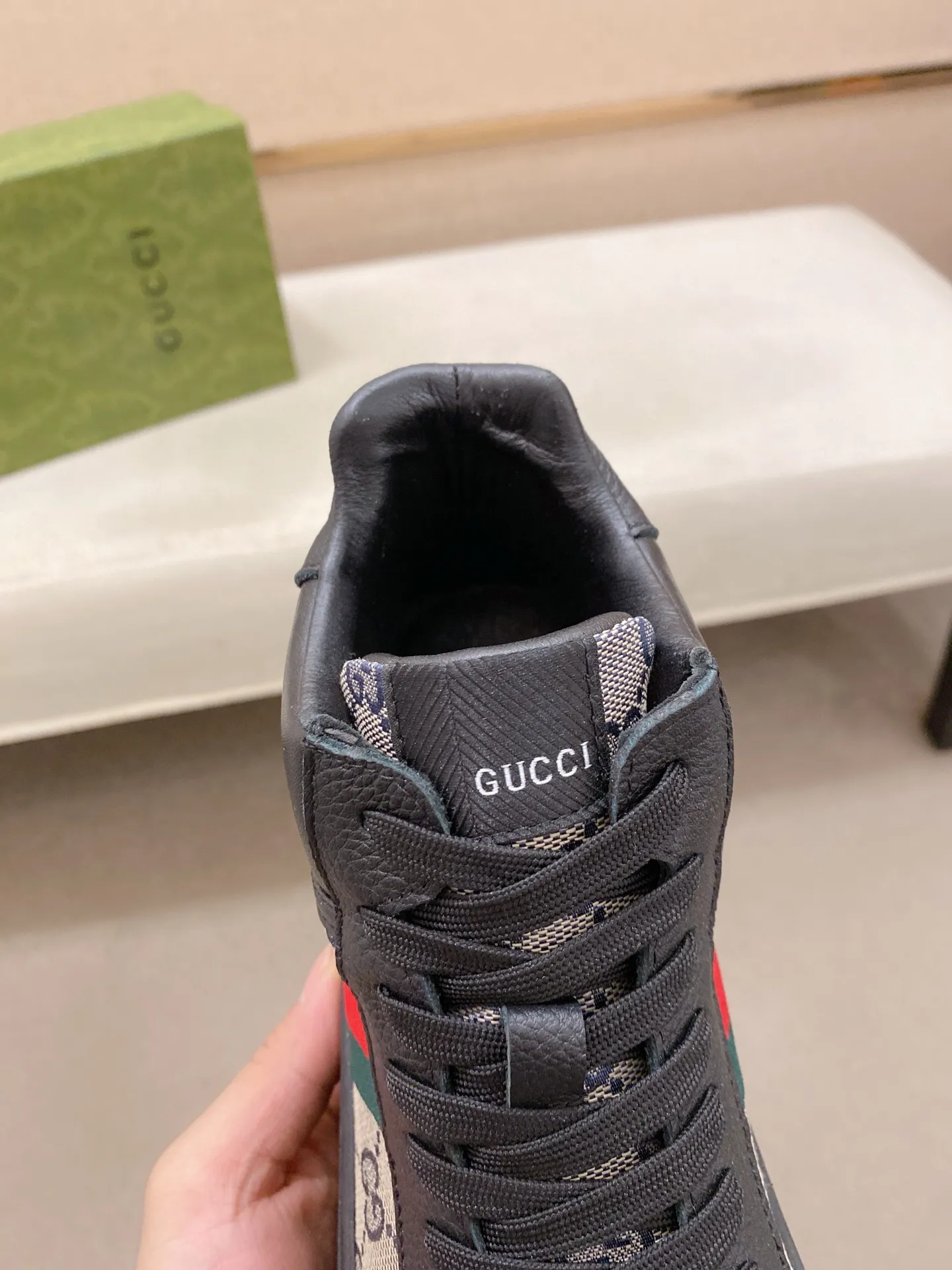 Factory price: 442💰 (GUCCI) The latest model from the official website🎁🎁Casual and fashionable men's shoes👟, hot style💥The style is simple and elegant, exclusive for trendy men. Unique official website's latest brand elements👑original Gucci decoration, fashionable and generous, the fabric is original cowhide ✅sheepskin lining, the official website specifies wear-resistant casual outsole, the classic model is taken in kind at the counter🎬38-44 (can be customized for 45 non-refundable)